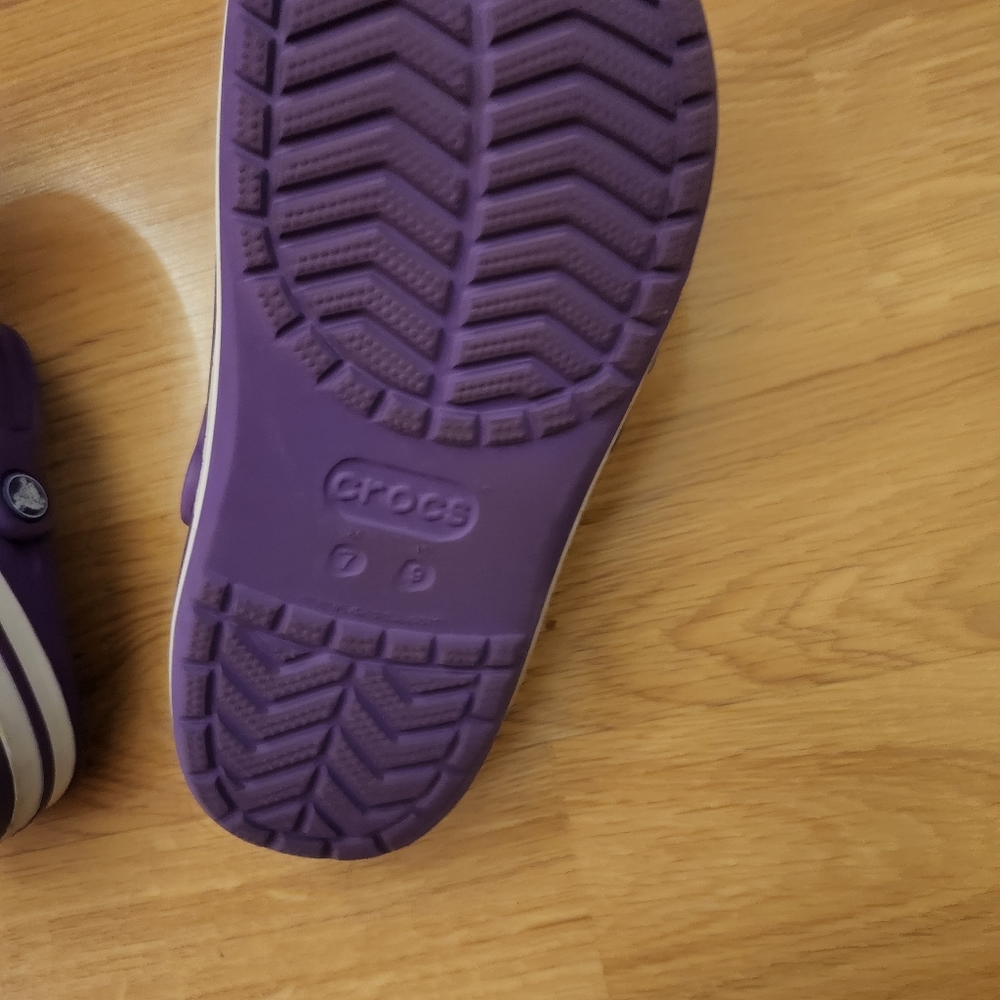 Purple crocs - Picture 6 of 8